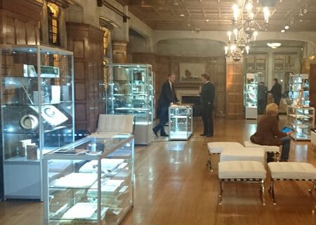 glass showcase hire