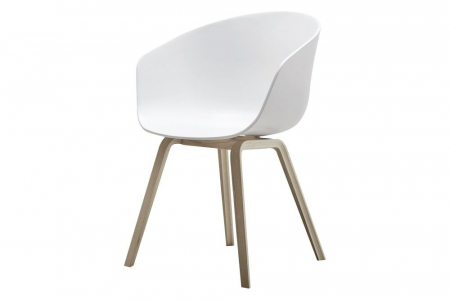 CH24 Hay chair hire