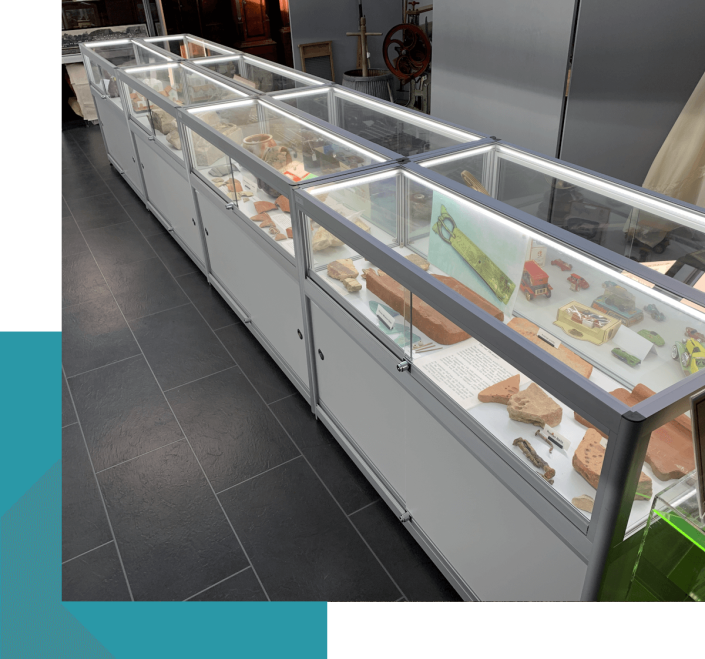 Display Cases, and Showcases Access Displays