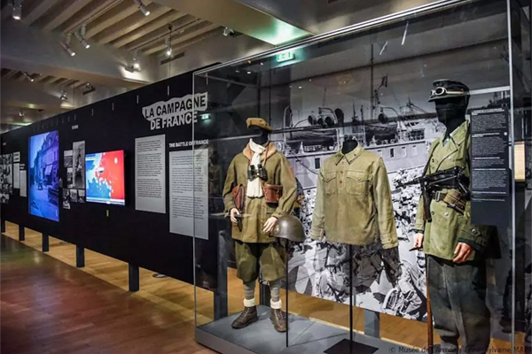access_bespokedisplays Bespoke display containing army uniforms